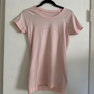 lululemon athletica Light Pink Short Sleeve Swiftly tech tee shirt size 8